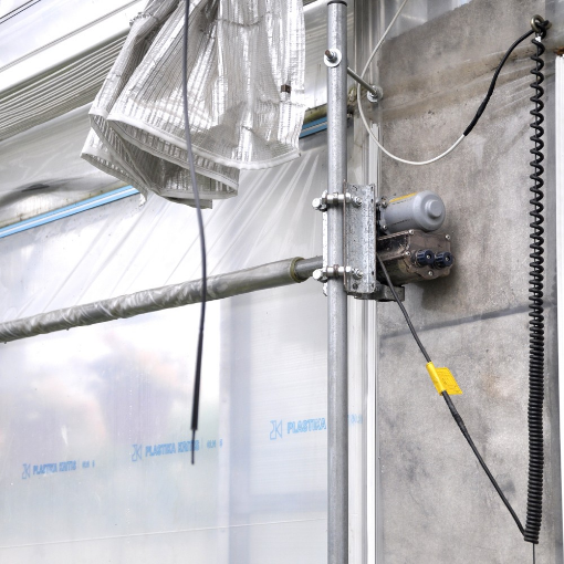 Poza cu Macara electrica - pentru ventilarea laterala a solarului GEO